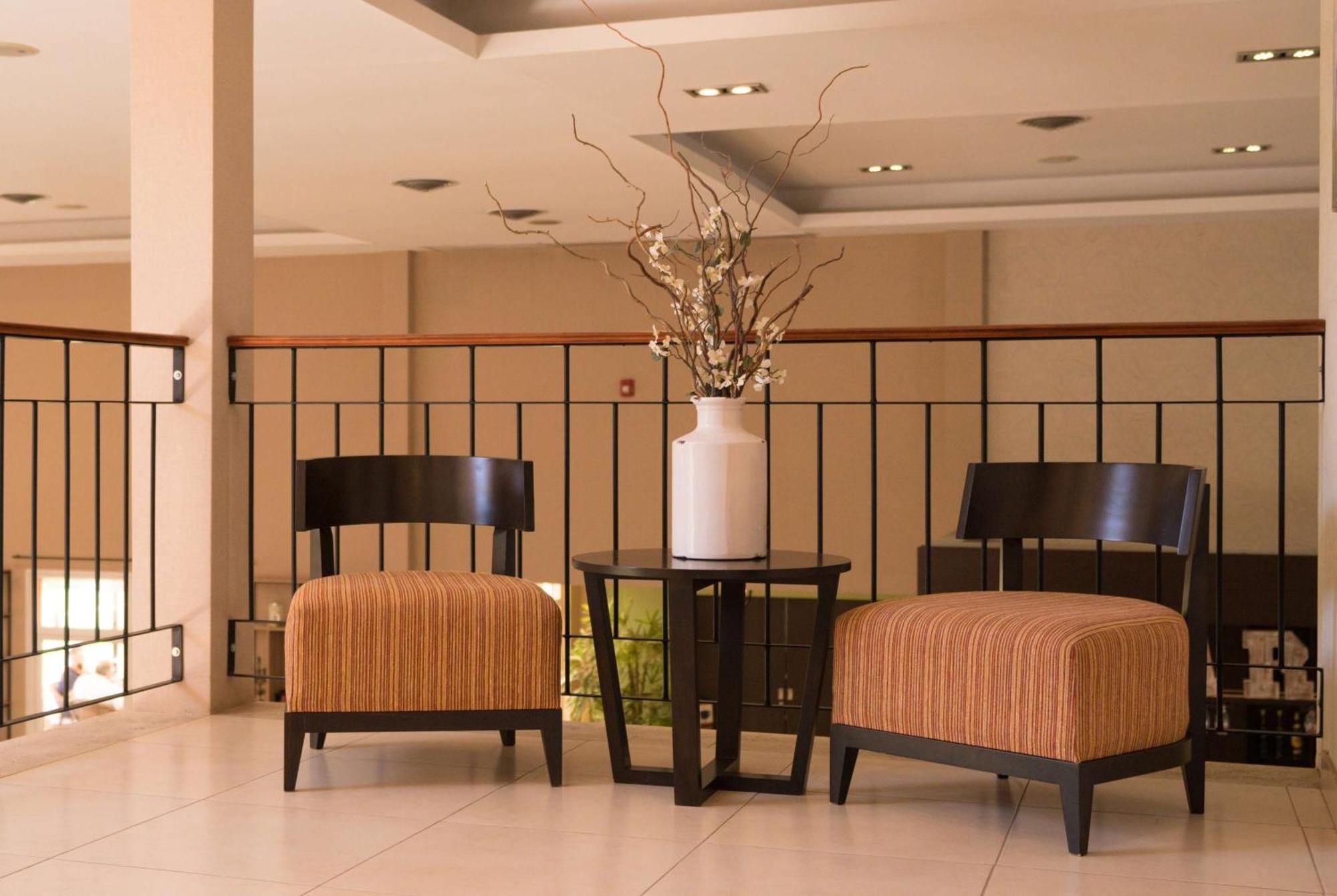 Howard Johnson Hotel & Resort Funes Exteriér fotografie