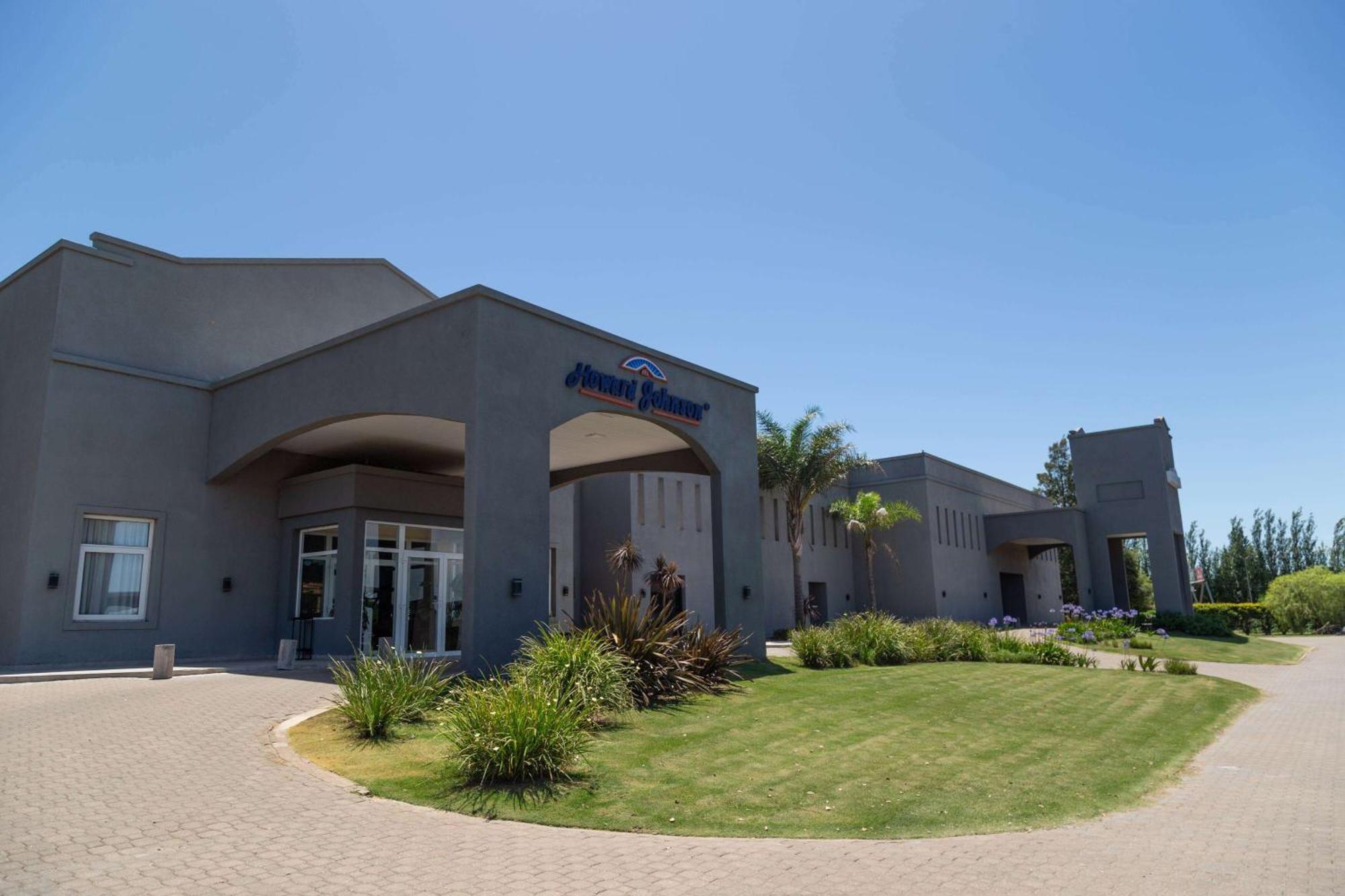 Howard Johnson Hotel & Resort Funes Exteriér fotografie