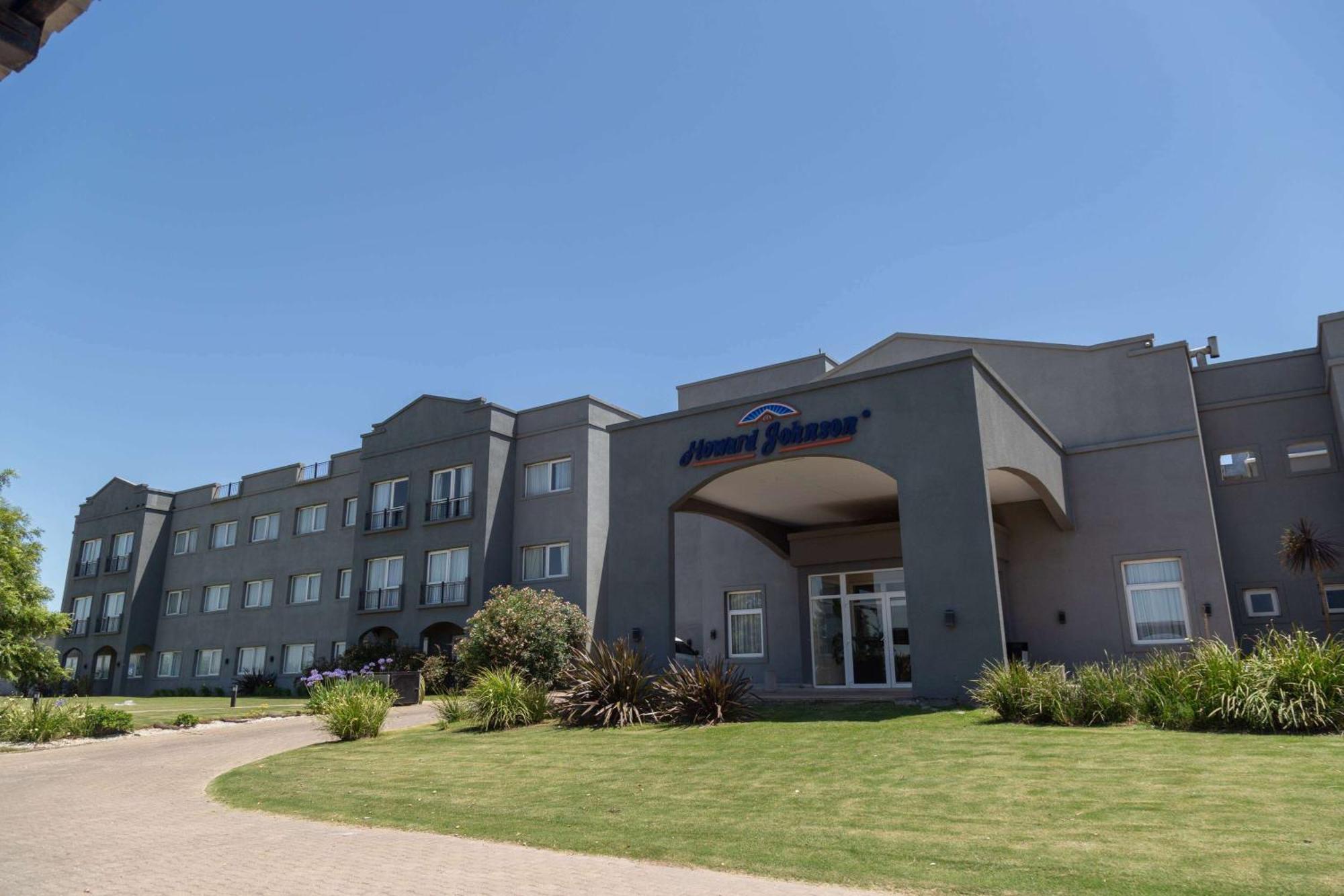 Howard Johnson Hotel & Resort Funes Exteriér fotografie