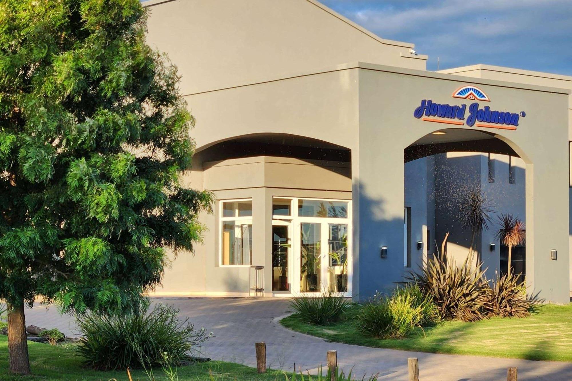Howard Johnson Hotel & Resort Funes Exteriér fotografie